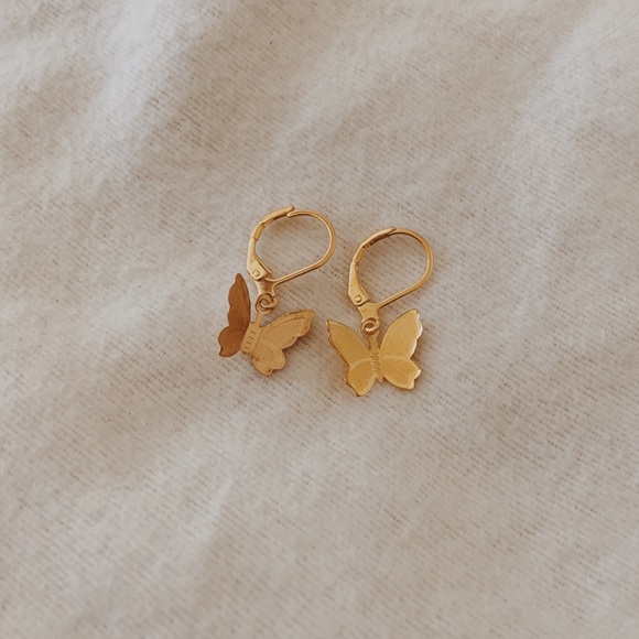 n e w | gold plated butterfly earrings✨ - Picture 2 of 5